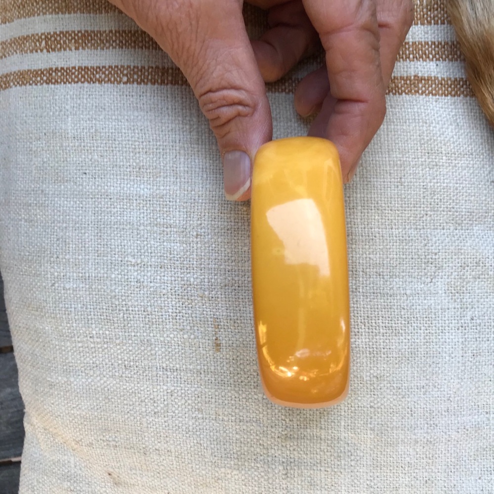 Authentic Bakelite Marbled Yellow Bangle - image 7
